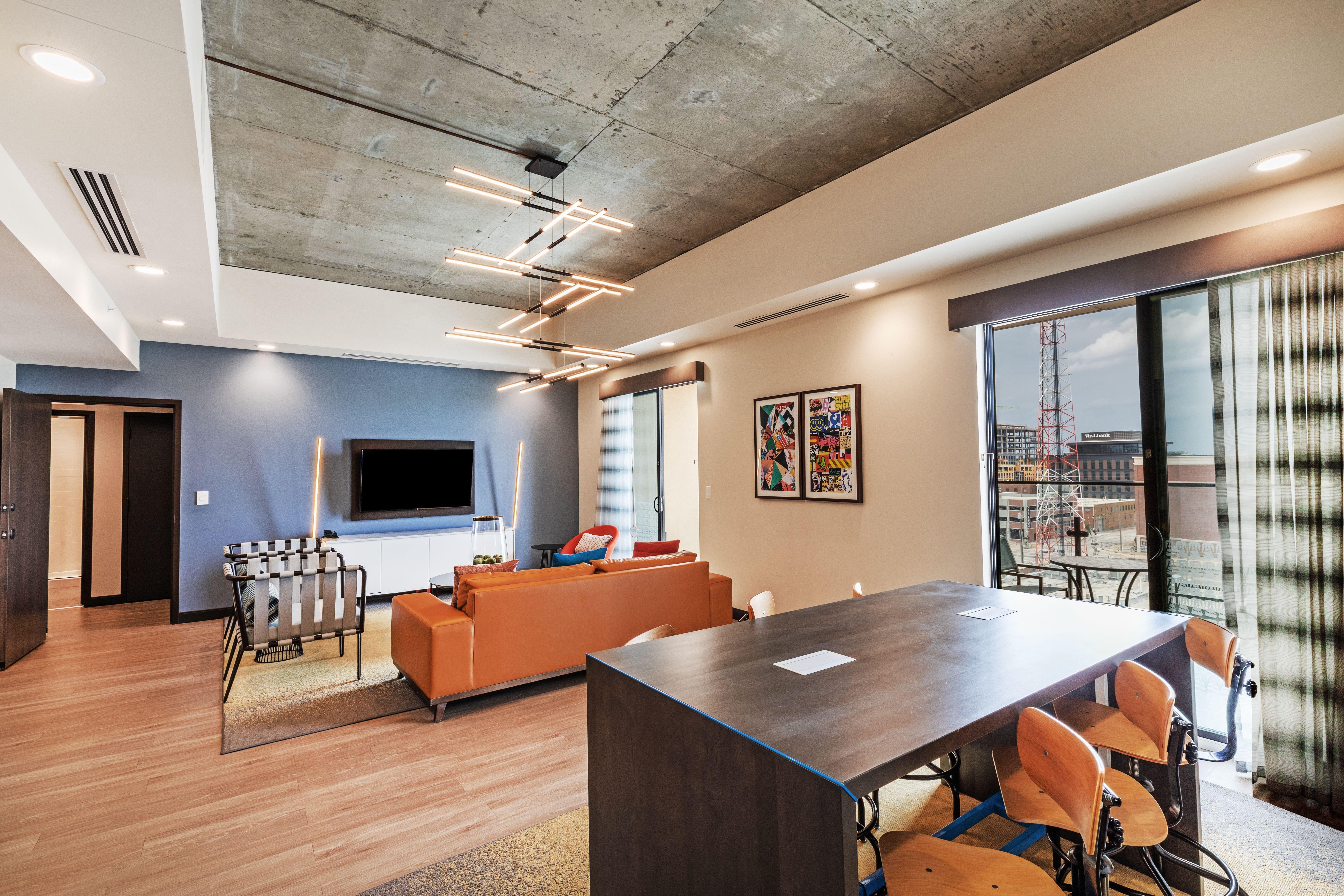 Hotel Indigo Tulsa Dwtn/Entertainment Area Buitenkant foto